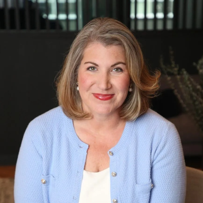Amy Griggs headshot
